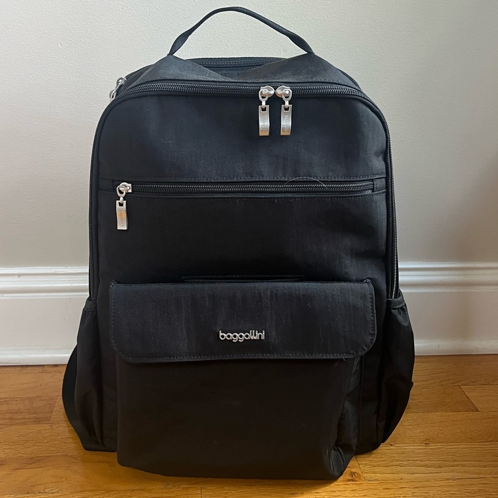 Baggallini Sleek Black Backpack